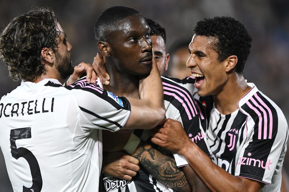 记者：曼联、尤文、国米有意埃德松，亚特兰大要3000-4000万